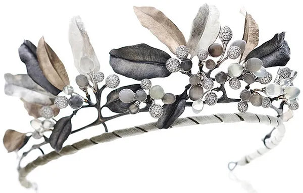 Wear a Piece of Royalty: The Leaves Collection from Ole Lynggaard Copenhagen