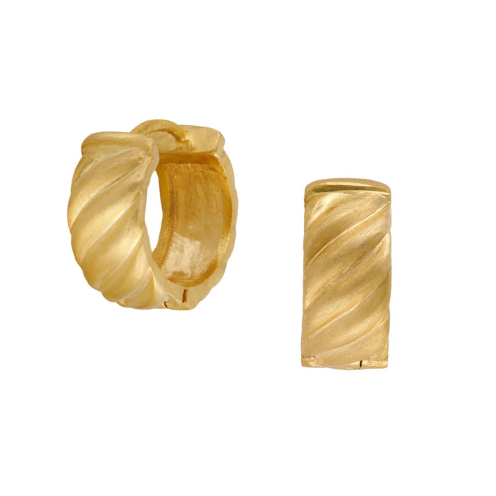 La Mer Huggie Hoop Earrings in 18K Yellow Gold